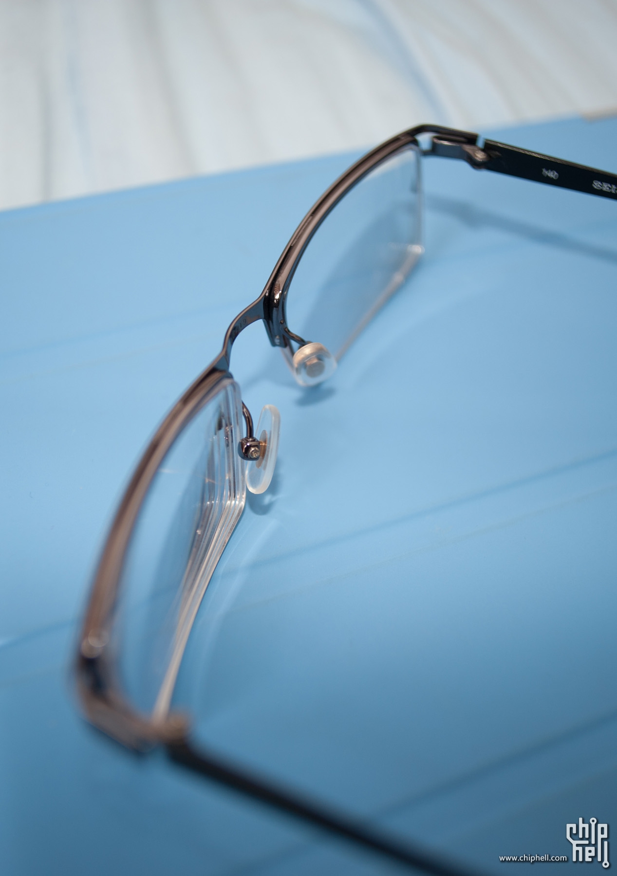 爱护你的眼睛——精工钛框 依视路全视线渐变