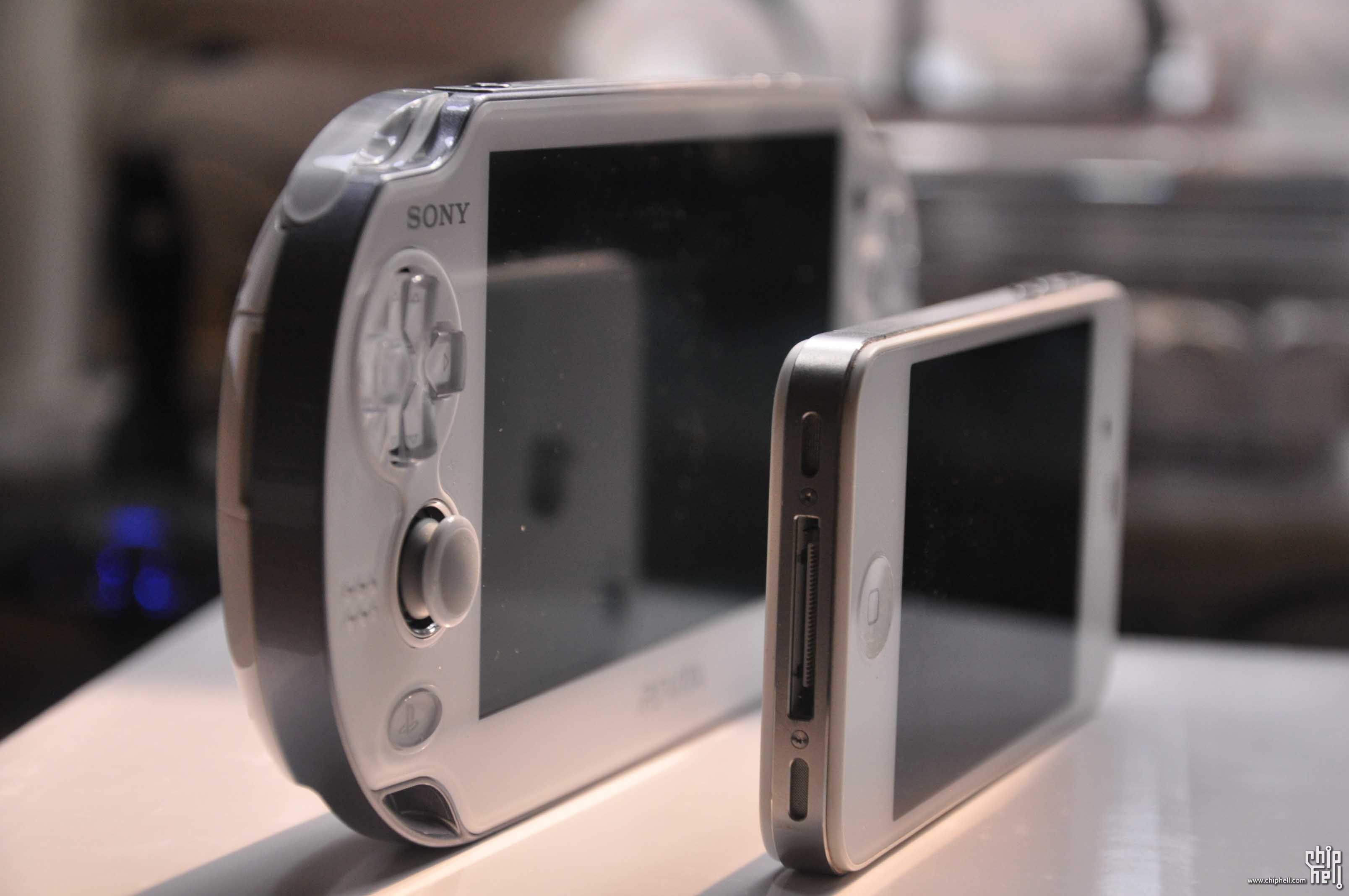 sonypsvita初音未来限定版多图开箱
