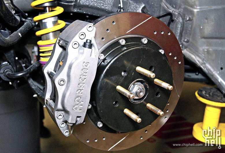 15-garage-fr-s-ap-racing-brake-upgrade.jpg