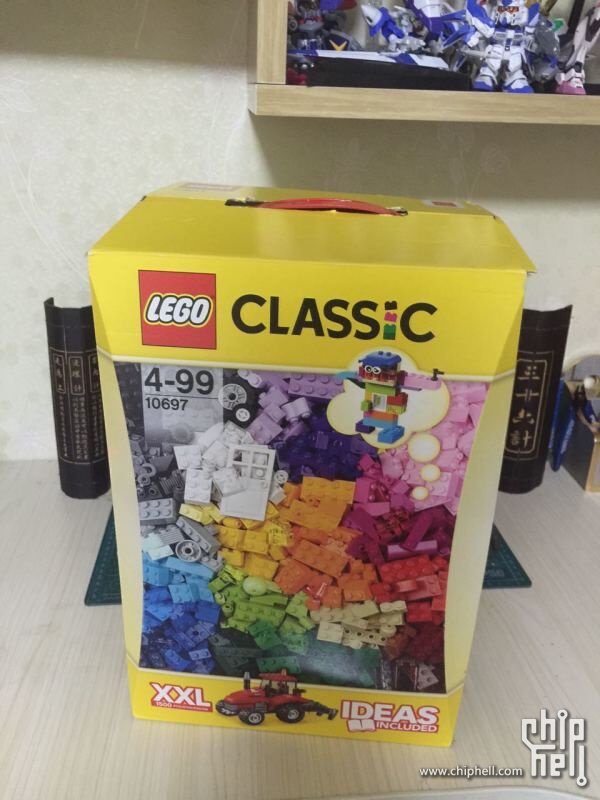 10697 乱搭           女儿周岁生日,奶奶给她买了一套乐高,基础砖桶