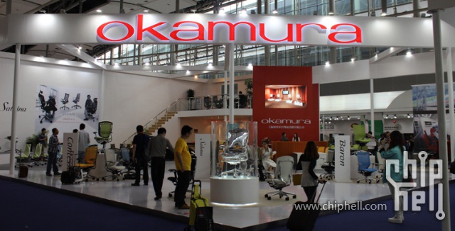 90图02Okamura展台.jpg