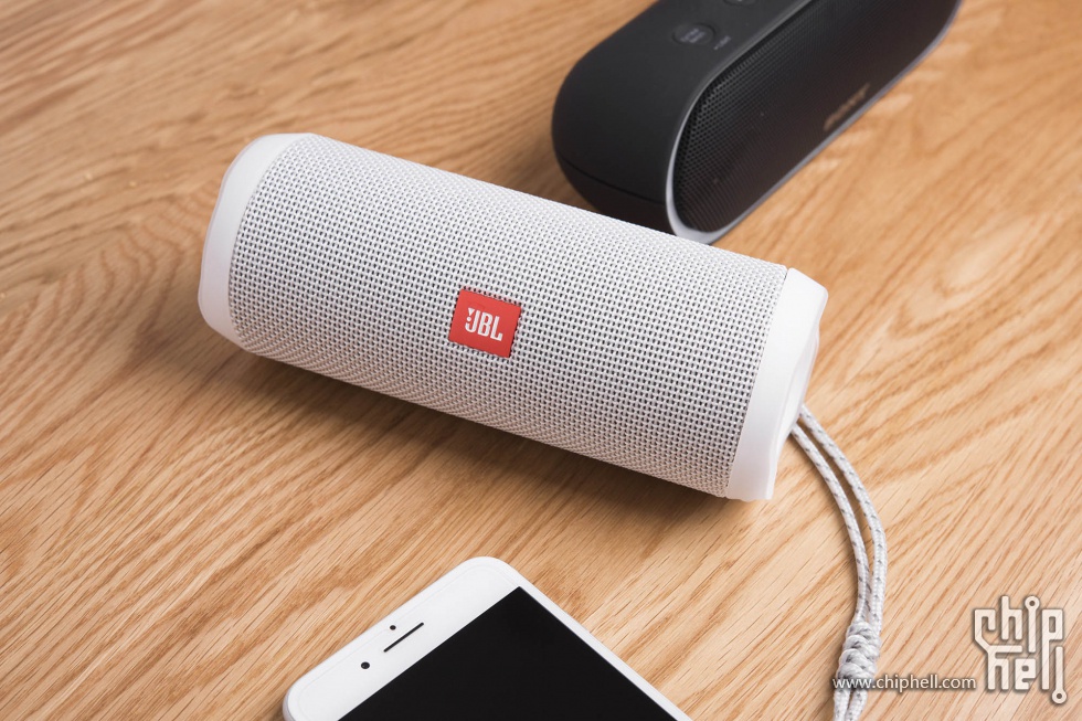 灵动时尚,索尼SRS-XB20对比JBL Flip4