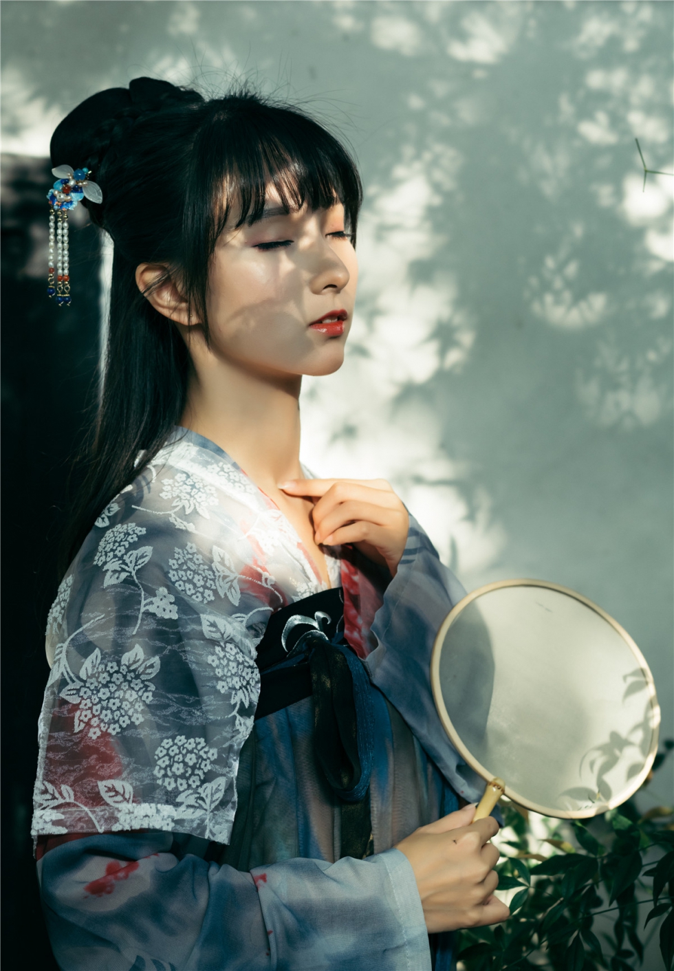 衣带渐宽终不悔 为伊消得人憔悴