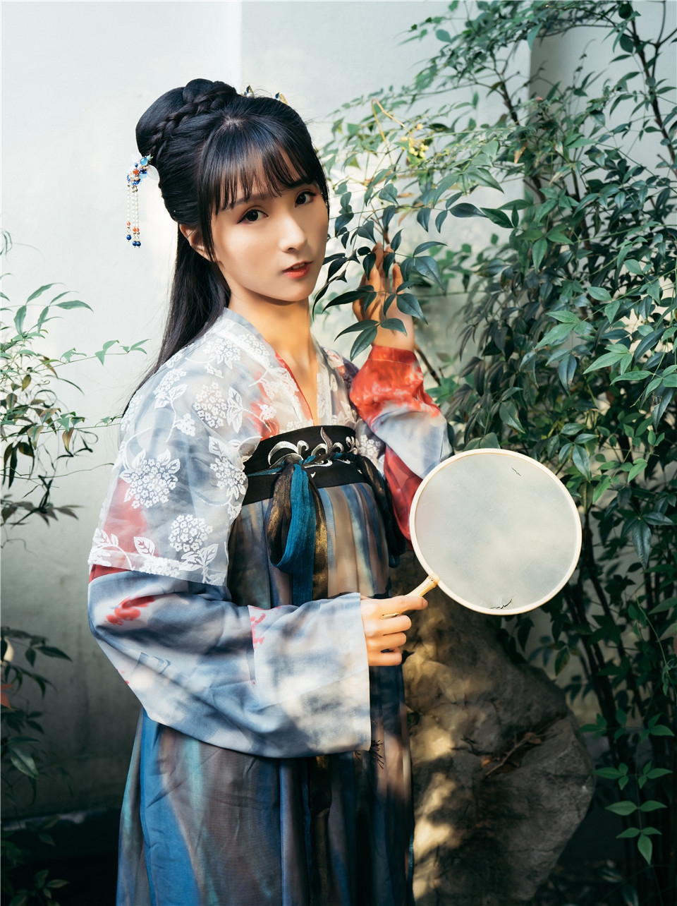 衣带渐宽终不悔 为伊消得人憔悴