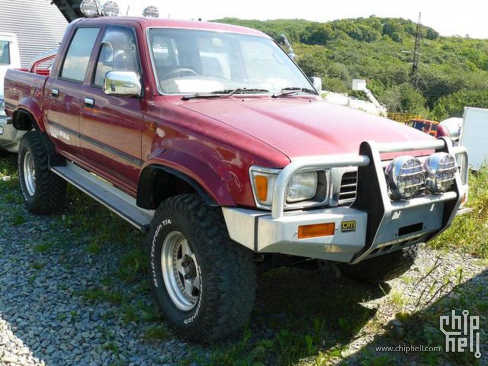 toyota_hilux_pick_up_3613741_3_orig.jpg