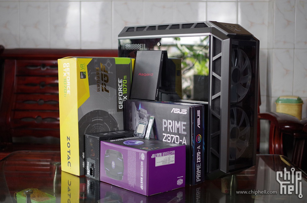 主机秀:体验华硕AURA、U卡一键超频、直播吃