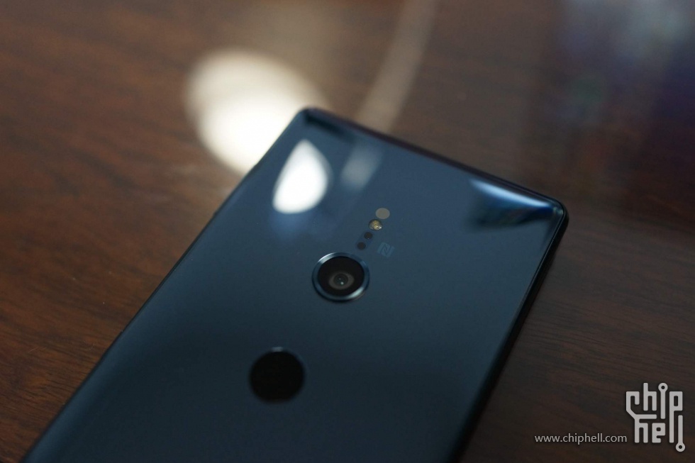 XPERIA XZ2--史上最丑索移产品初评