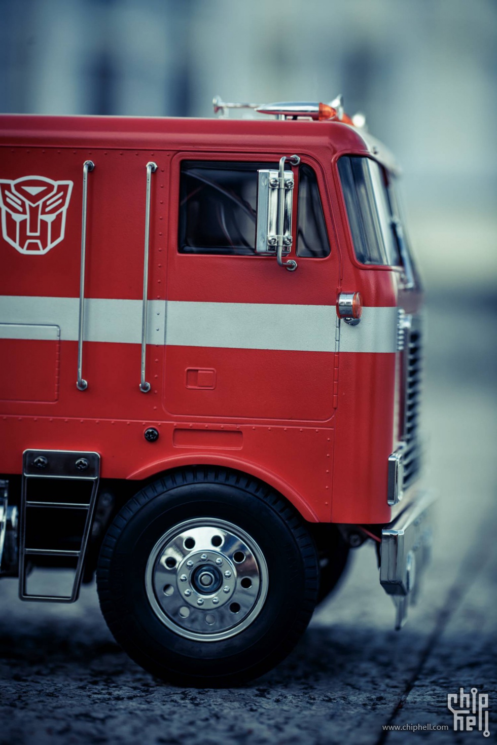 80后的镇宅神物——1/14变形金刚擎天柱rc拖头(1.3米/22斤)