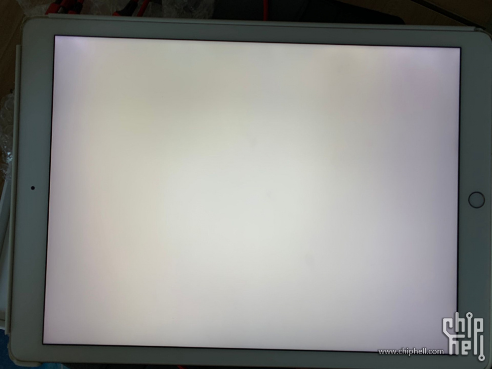 我想问一下这个ipadpro129一代屏幕这个阴阳屏正常吗