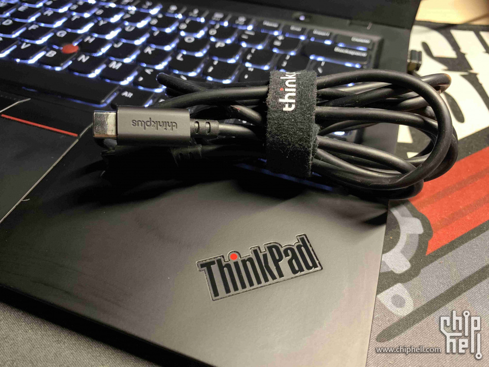 ThinkPlus暗纹充电线缆.jpg