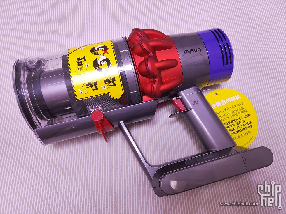 fluffy dyson v10