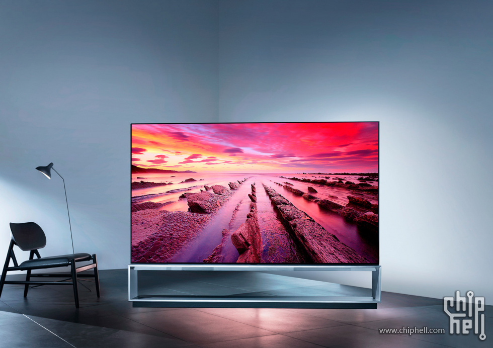 TV-SIGNATURE-OLED-Z9-04-The-Largest-OLED-Desktop.jpg