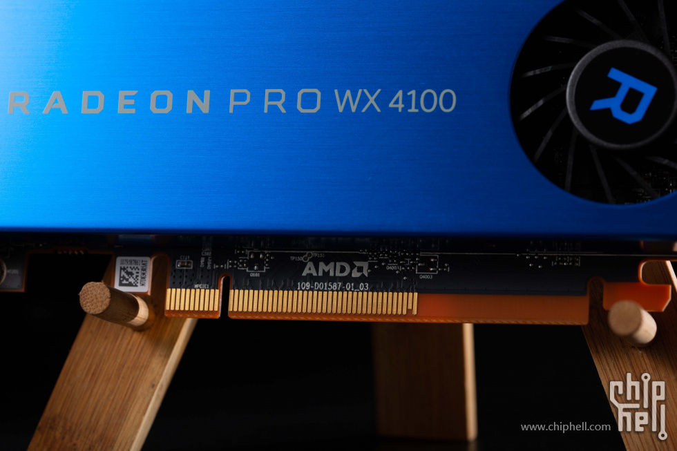 AMD-Radeon-Pro-WX4100-HalfHeight-04.jpg