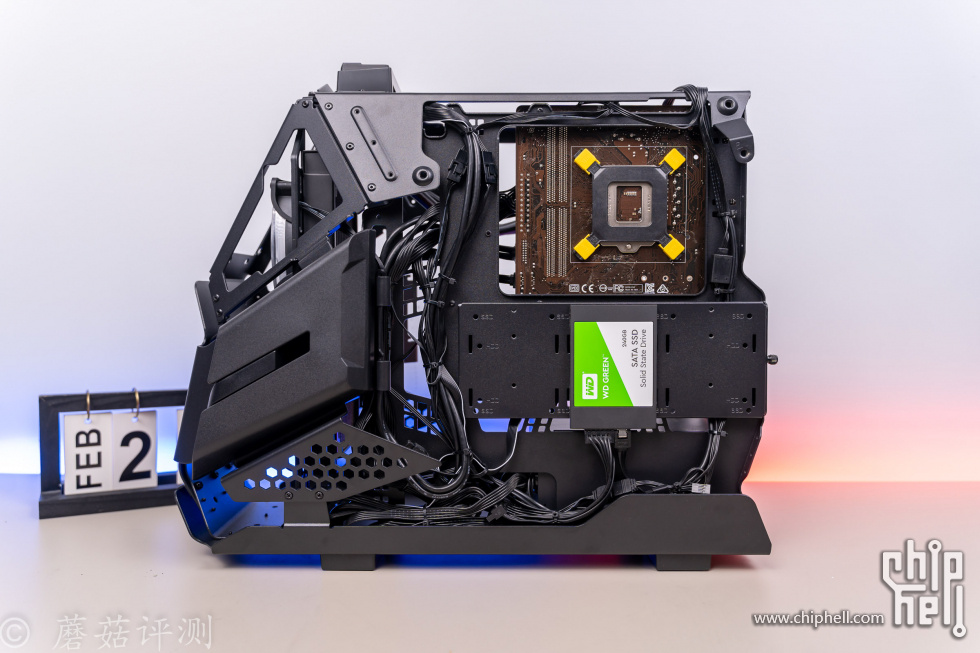 44 20220428 Tt（Thermaltake）阿帕奇Mini 黑色 小型机箱水冷电脑主机（电竞概念造型M.jpg