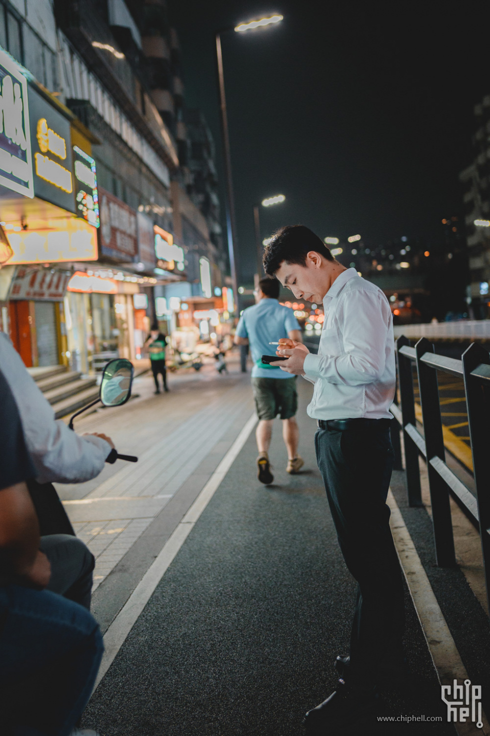 抬手就一张