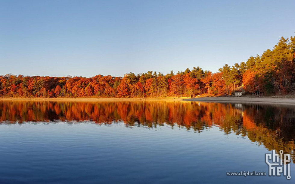 Walden Pond.jpg