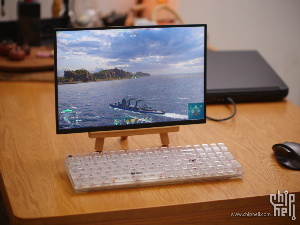 HRF-160-Mark-I_Portable-Monitor_4K120Hz_P2610402.jpg