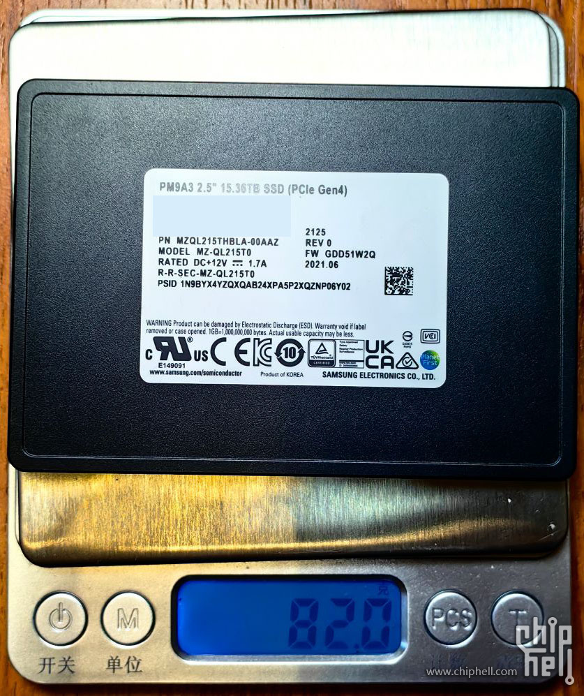 是时候淘汰那些8T的小SSD了，PM9A3 15.36T*4装个机- 电脑讨论(新
