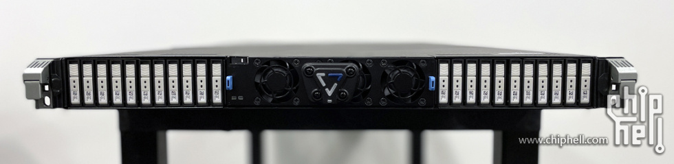 StorageReview-VAST-Ceres-SSDs.jpg