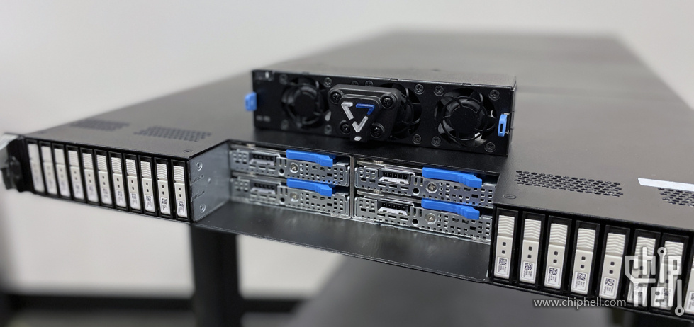 StorageReview-VAST-Ceres-Front-Cooling.jpg