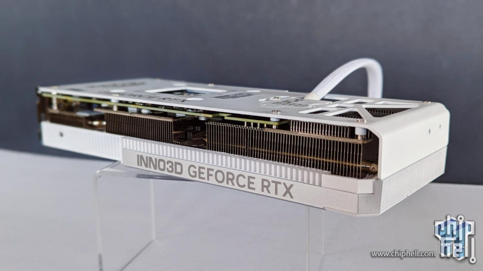 10570_12_inno3d-geforce-rtx-4070-twin-x2-oc-white-stealth-review_full.jpg