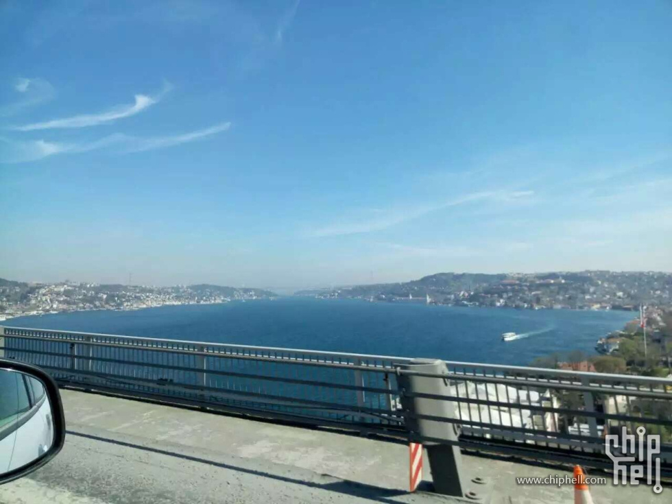 土耳其跨海大桥.jpg
