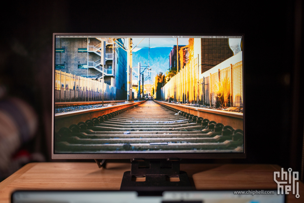 DearTanker-HRF-160-Mark-III_Portable-Monitor_4K120Hz_36.jpg