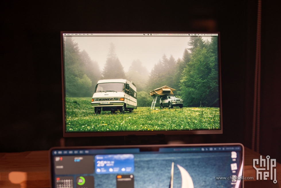 DearTanker-HRF-160-Mark-III_Portable-Monitor_4K120Hz_43.jpg