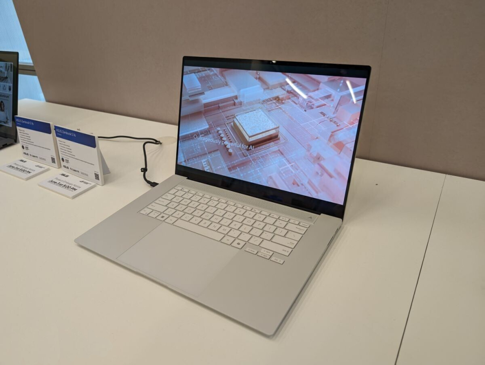 Zenbook20NEW.jpg