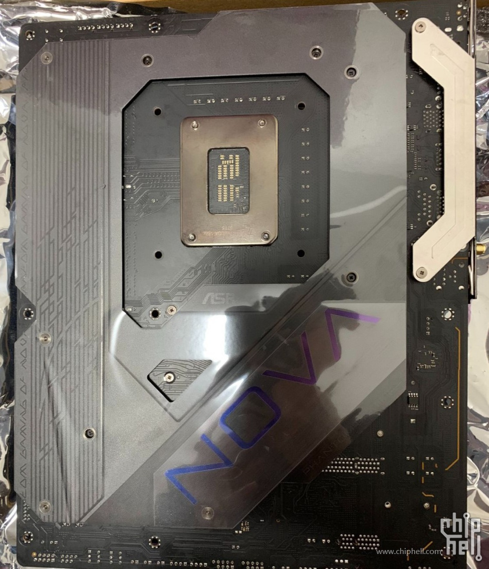华擎Z790 NOVA WIFI7幻影新星背板装甲.jpg