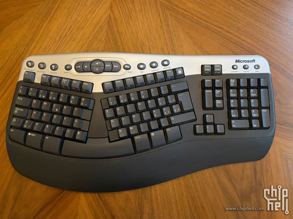 microsoft-wireless-natural-multimedia-tastatur.jpg