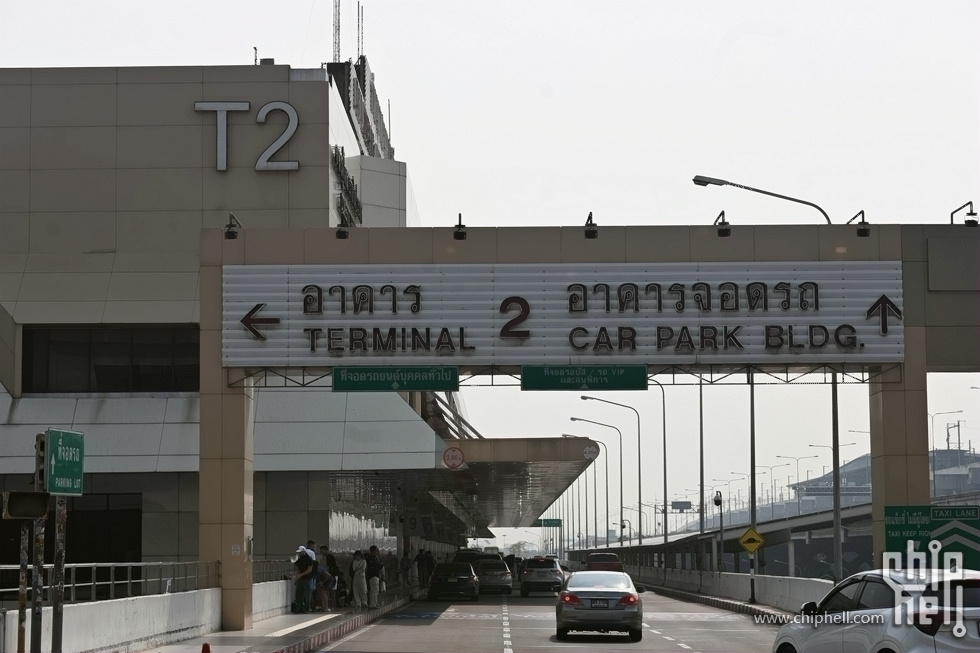 19.廊曼机场随拍-航站楼出来拍一张.JPG