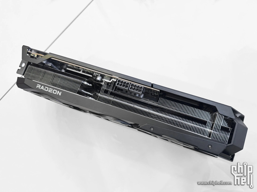 撼讯-9070XT-2.jpg