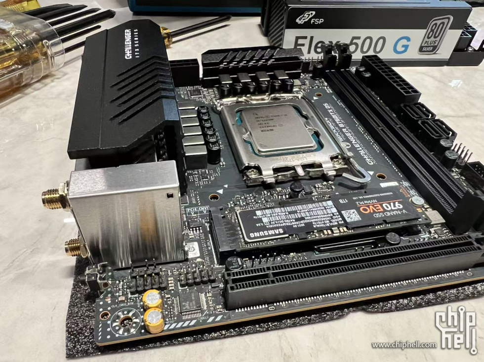 主板铭瑄B760itx，该有的都有，图个实惠，wifi版的没有了，只好买普通版，干脆给他加上BE1750X ... ... ...