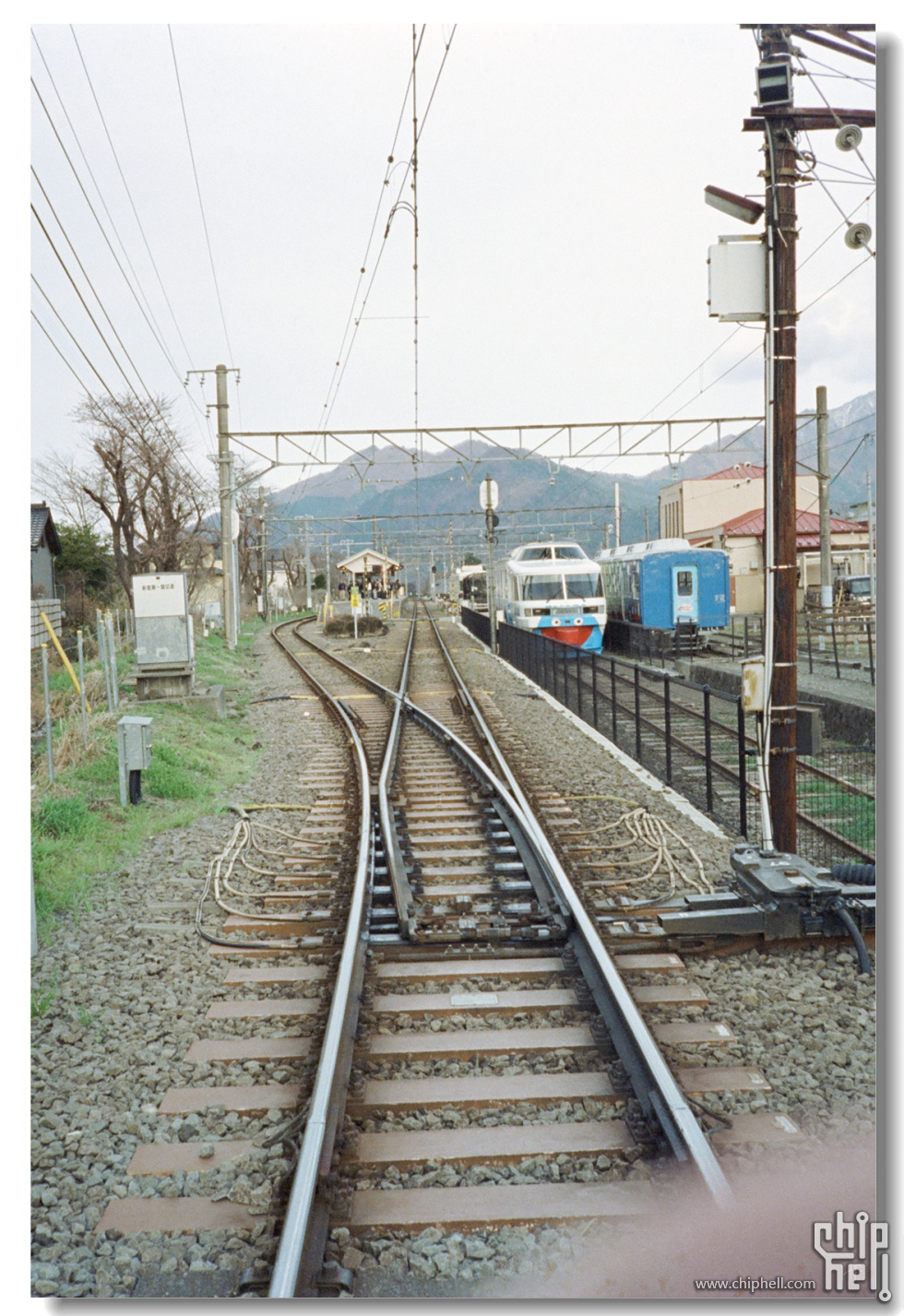 000052110023-2.jpg