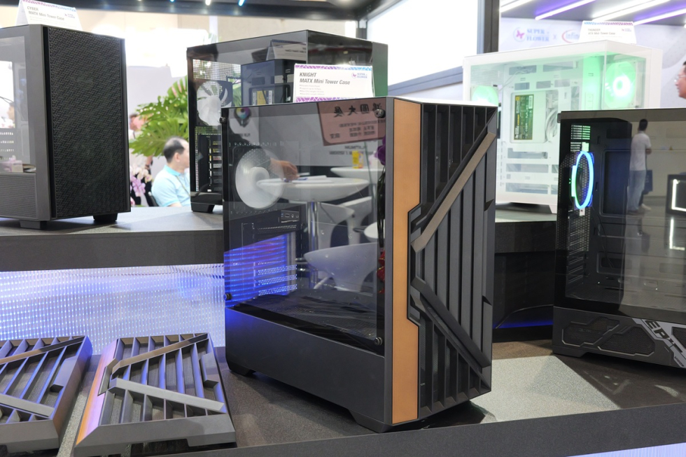 Computex2025_SUPER_FLOWER_1.jpg