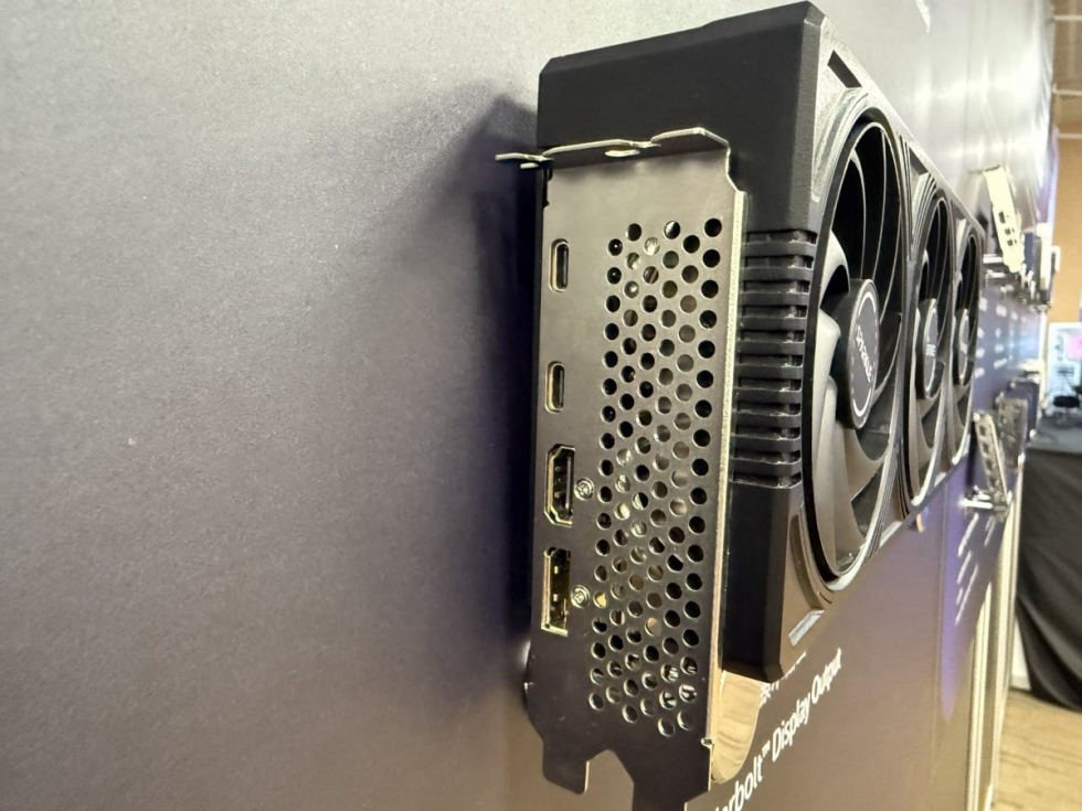 Intel_TB5_GPU_2.jpg