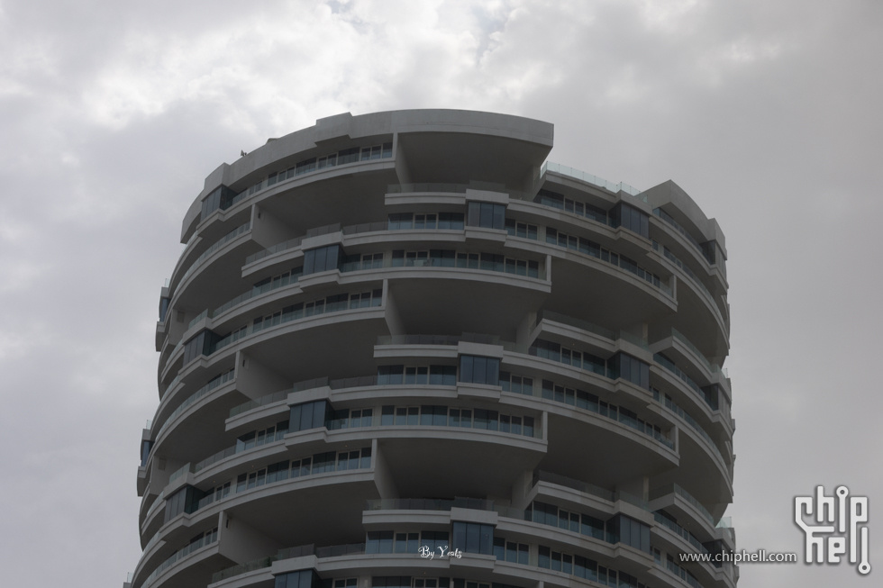 R1_L7549.jpg
