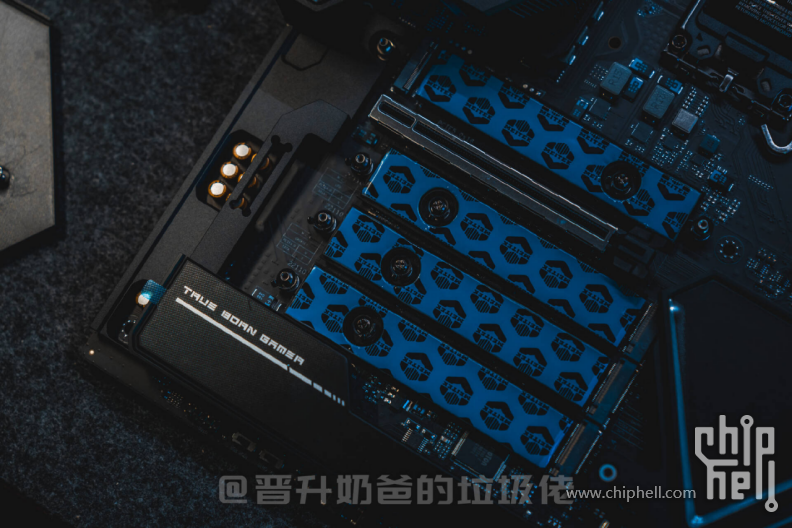 纯黑装机向夜晚致敬，华硕GT302 索泰5070Ti AMP iGame Z890火神2342.png