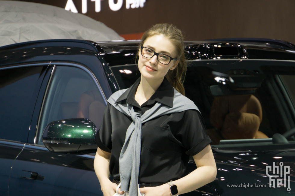 DSC08235_Lr.jpg