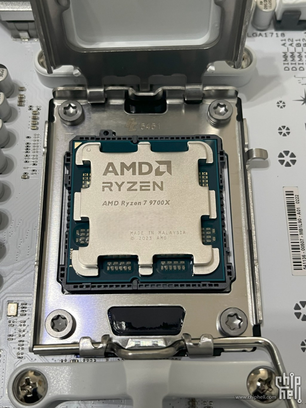02-AMD 9700X 散片.jpg