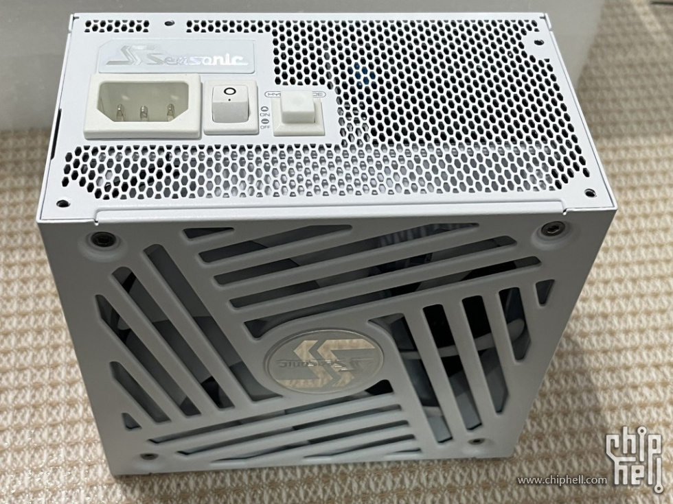 07-海韵 Foucs 850W-1.jpg