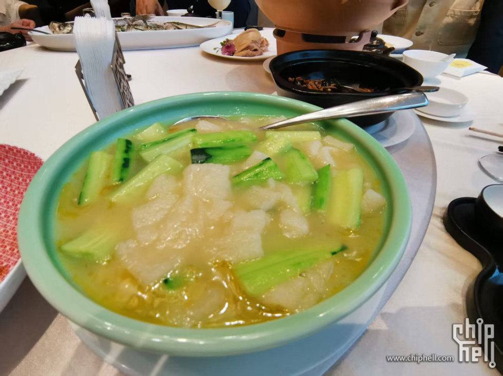 青瓜烩竹荪（勾芡很重，一勺子下去全是糊糊）