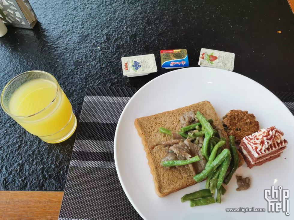 果酱&黄油带回家做了豆渣鸡蛋软饼吃掉