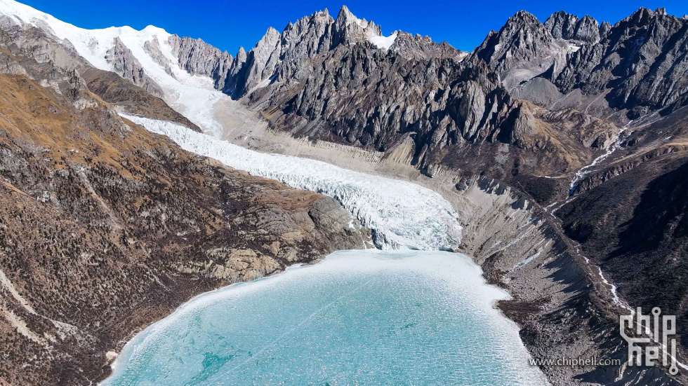 23布加冰川雪山2-2.jpg