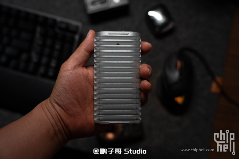 4GB_s！全民自媒体时代的好搭子_铁威马D1 SSD PLUS硬盘盒2081.png