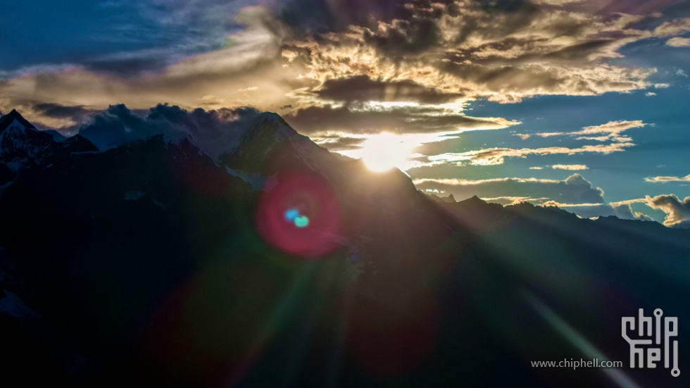 dji_fly_20250730_194520_0184_1753876906419_photo.jpg