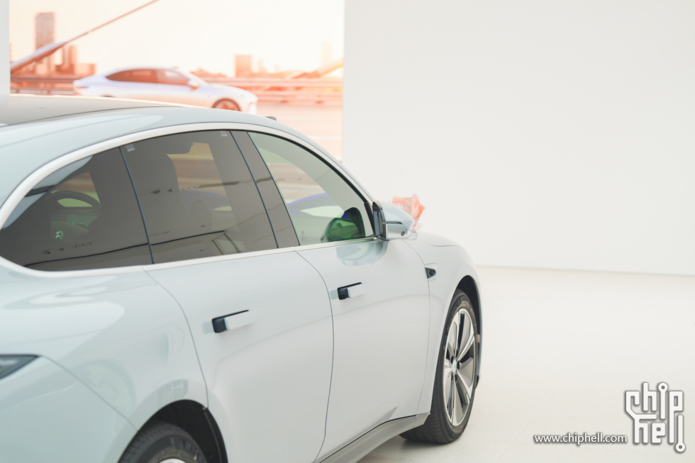 A7508400-lr4m.jpg
