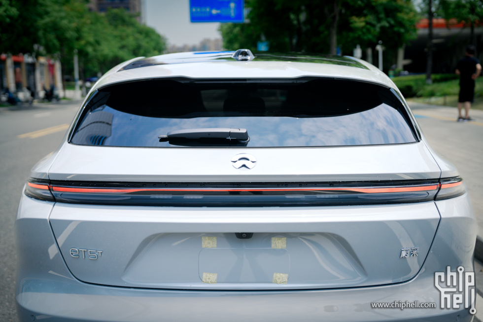 A7508486-lr4m.jpg