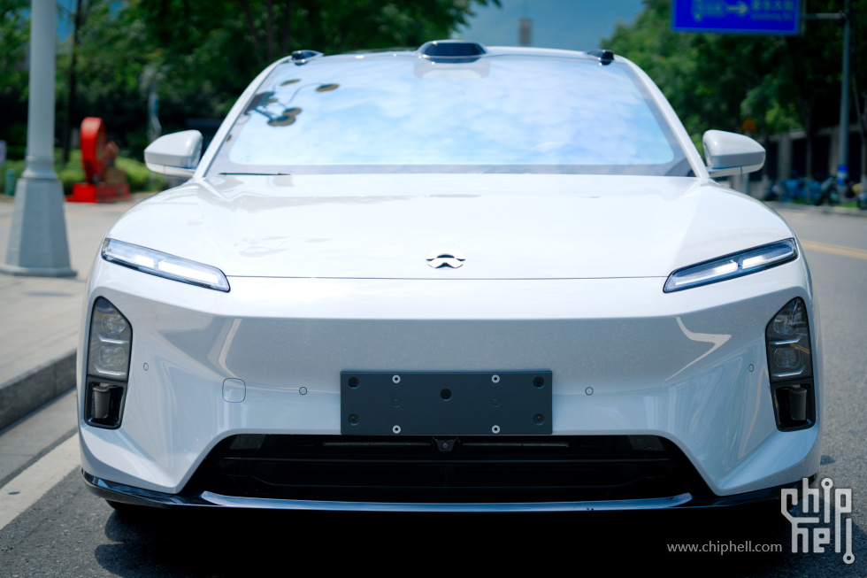 A7508488-lr4m.jpg